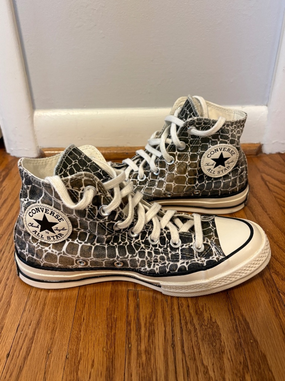 Converse Animal Print Chuck Taylor All-Star 70 Hi Top Shoes 167485C W8/M6